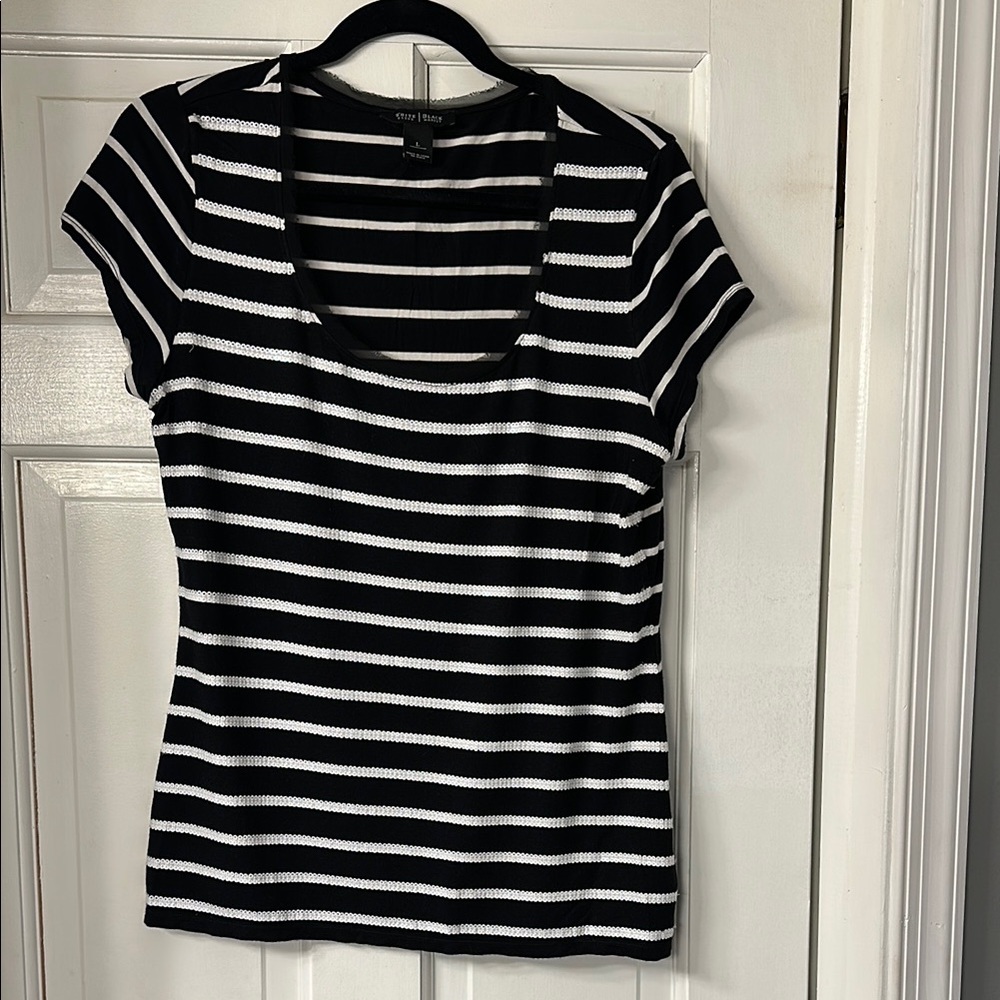 White House Black Market Black and White Fitted Short Sleeve Tee